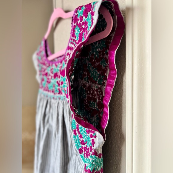 MI GOLONDRINA Flores Blouse - Grey Pinstripe Cotton Top w Red Green Embroidery - Picture 6 of 16